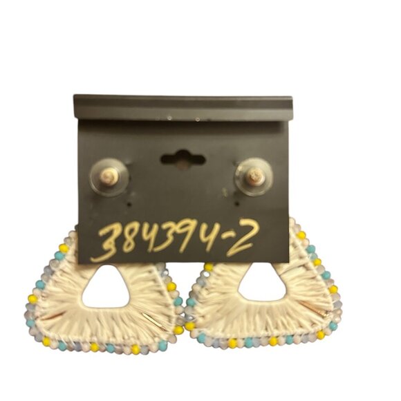 nOir Jewelry - Triangle Raffia Drop Earrings - Picture 4 of 4